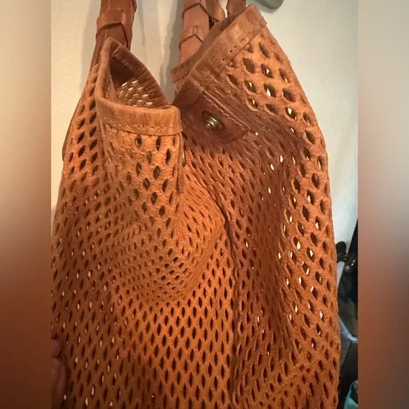 Perforated Tote Caramel Italian Mesh Leather handbag, No Label - Picture 4 of 7